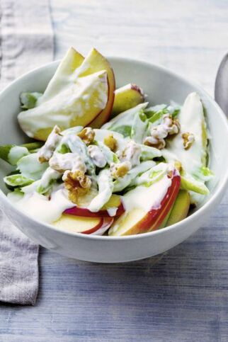 Staudensellerie mit Apfel Staudensellerie mit Apfel