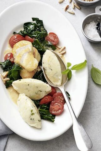 Kabeljau-Gemüse-Pfanne mit Basilikumnocken Kabeljau-Gemüse-Pfanne mit Basilikumnocken