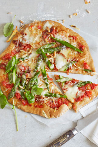 Drei-Käse-Spargel-Pizza Drei-Käse-Spargel-Pizza