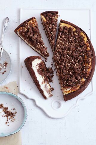 Maulwurfkäsekuchen mit Quinoa-Streuseln Maulwurfkäsekuchen mit Quinoa-Streuseln