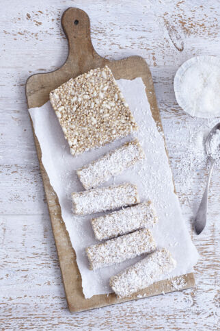Bananen-Schoko-Bars mit Quinoa und Kokos Bananen-Schoko-Bars mit Quinoa und Kokos