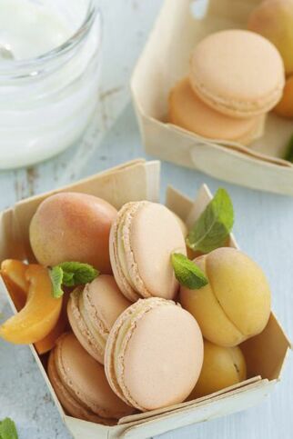 Aprikosen-Joghurt-Macarons