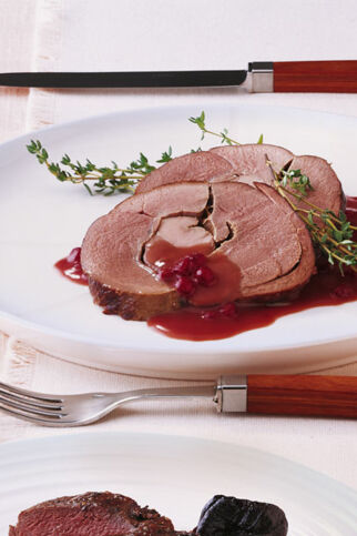 Reh mit Preiselbeersauce