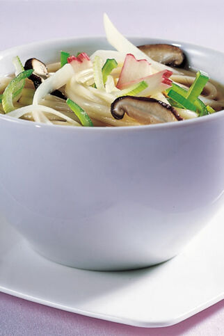 Udon-Nudeln mit Rettich Udon-Nudeln mit Rettich