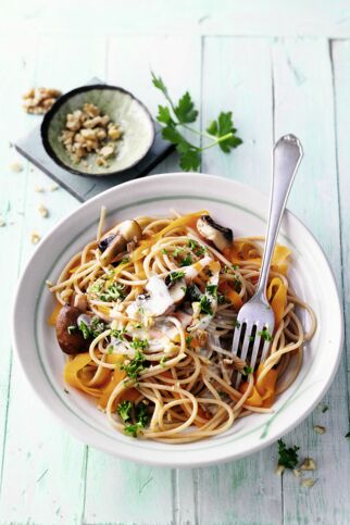 Möhren-Nudeln mit Gorgonzolasauce Möhren-Nudeln mit Gorgonzolasauce