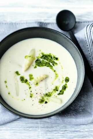 Spargelsuppe mit Bärlauchpesto