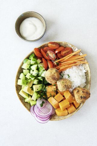 Buddha-Bowl mit Falafeln Buddha-Bowl mit Falafeln