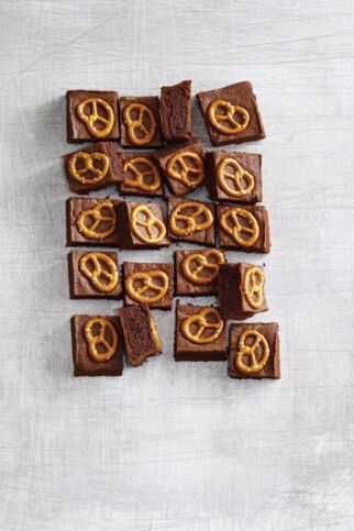 Schokokuchen mit Salzbrezeln Schokokuchen mit Salzbrezeln