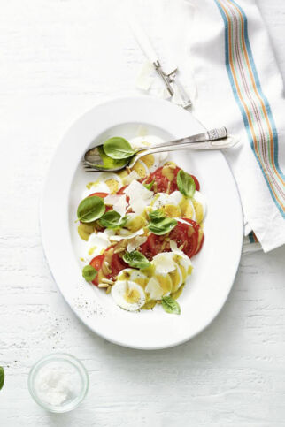 Caprese mit Ei und Parmesan Caprese mit Ei und Parmesan