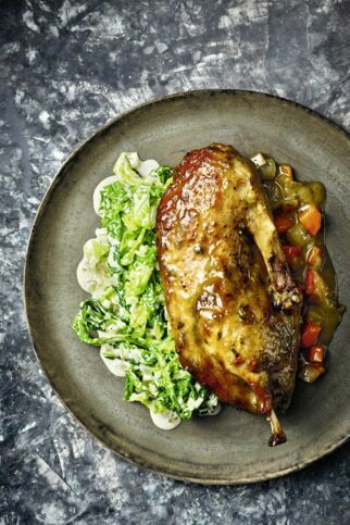 Knusprige Honigente mit Orangenfüllung und Wirsinggemüse Knusprige Honigente mit Orangenfüllung und Wirsinggemüse