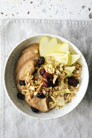 Maronen-Apfel-Bowl mit Cranberrys Maronen-Apfel-Bowl mit Cranberrys