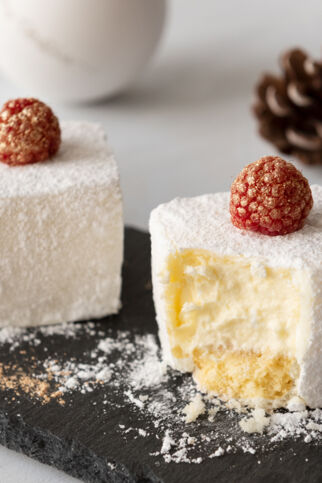 Weiße Schokomousse-Törtchen Weiße Schokomousse-Törtchen