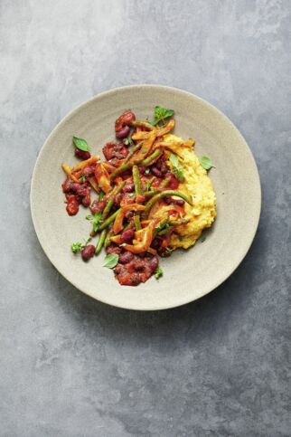 Drei-Bohnen-Eintopf mit Fenchel und Polenta Drei-Bohnen-Eintopf mit Fenchel und Polenta