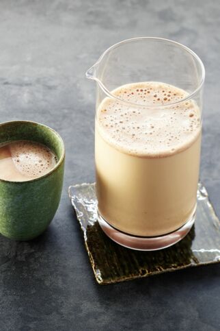 Selbst gemachter Nussdrink Selbst gemachter Nussdrink