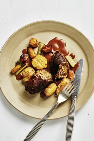 Rinderrouladen mit
Ofengemüse Rinderrouladen mit
Ofengemüse