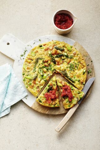 Spargel-Tortilla mit Tomatensalsa Spargel-Tortilla mit Tomatensalsa
