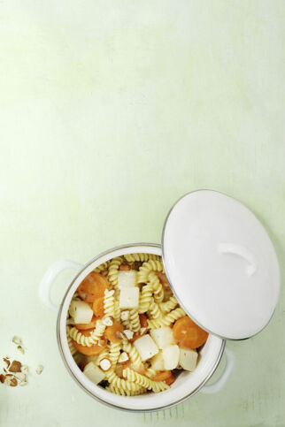 One-Pot-Pasta mit Mairübchen One-Pot-Pasta mit Mairübchen