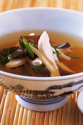 Hühnersuppe mit Ingwer