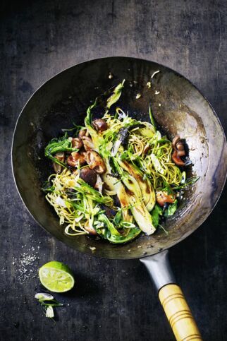 Shiitake-Wok mit
Pak Choi und Soba Shiitake-Wok mit
Pak Choi und Soba