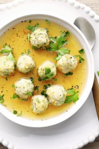 Vegane Markkl&ouml;&szlig;chensuppe