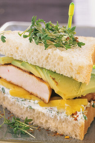 Avocado-Huhn-Mango-Sandwich Avocado-Huhn-Mango-Sandwich