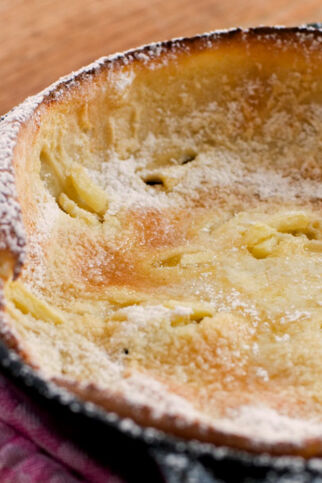 Ofenpfannkuchen mit Äpfeln