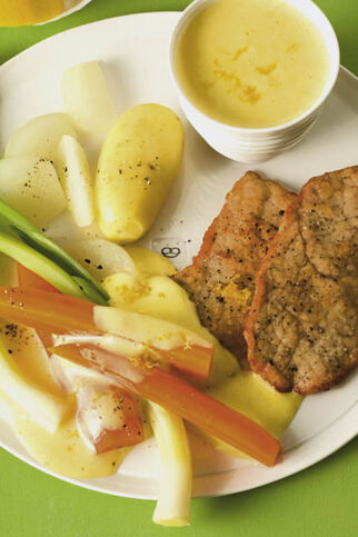 Gemüseplatte mit Schnitzeln Gemüseplatte mit Schnitzeln