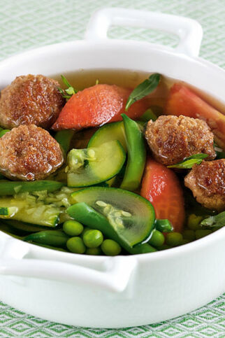 Gemüsesuppe mit Klößchen Gemüsesuppe mit Klößchen