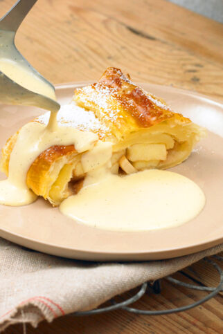 Apfelstrudel mit Vanillesauce Apfelstrudel mit Vanillesauce