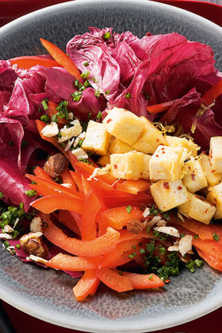 Paprika-Radicchio-Salat mit Tofu Paprika-Radicchio-Salat mit Tofu