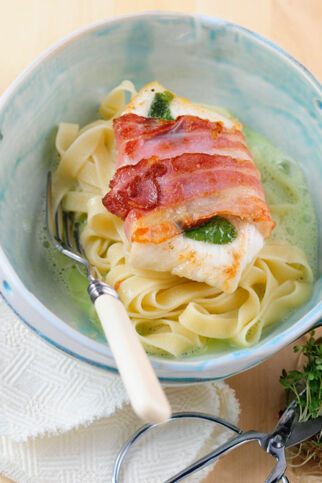 Tagliatelle mit Zander und Wasabi-Erbsen-Schaum Tagliatelle mit Zander und Wasabi-Erbsen-Schaum