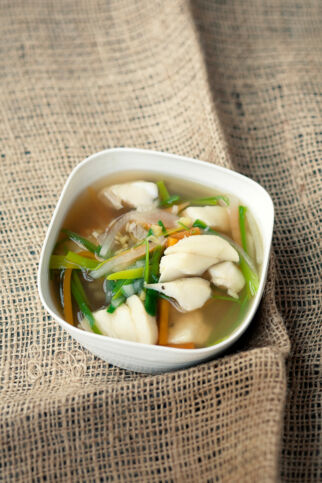 Fischsuppe mit Gemüsestiften Fischsuppe mit Gemüsestiften