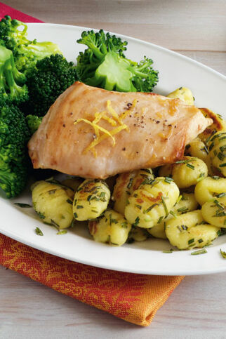 Zitronen-Hähnchen mit Rosmarin-Gnocchi Zitronen-Hähnchen mit Rosmarin-Gnocchi