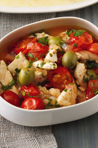 Hähnchengeschnetzeltes in Tomaten-Oliven-Sauce Hähnchengeschnetzeltes in Tomaten-Oliven-Sauce