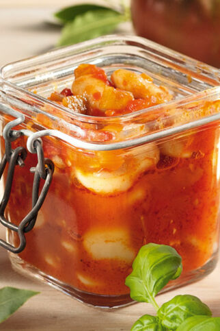 Große Bohnen in Tomatensauce griechische Art Große Bohnen in Tomatensauce griechische Art