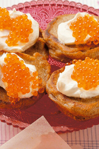 Blinis mit Kaviar Blinis mit Kaviar