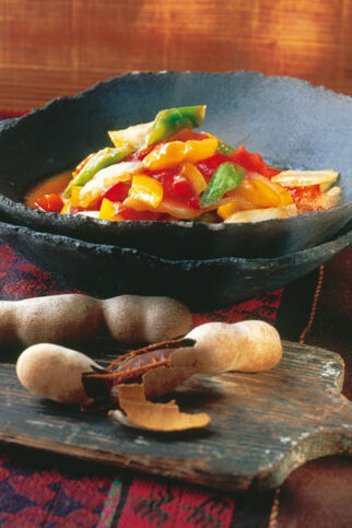 Gebratenes Gemüse mit Tamarindensauce Gebratenes Gemüse mit Tamarindensauce