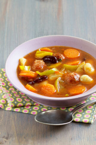 Bohneneintopf mit Mettklößchen Bohneneintopf mit Mettklößchen
