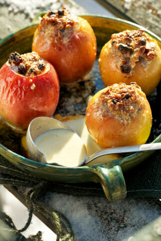 Gefüllte Bratäpfel mit Vanillesauce Gefüllte Bratäpfel mit Vanillesauce