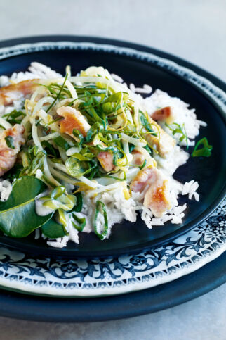 Putengeschnetzeltes mit Kokos und Limettenblättern Putengeschnetzeltes mit Kokos und Limettenblättern