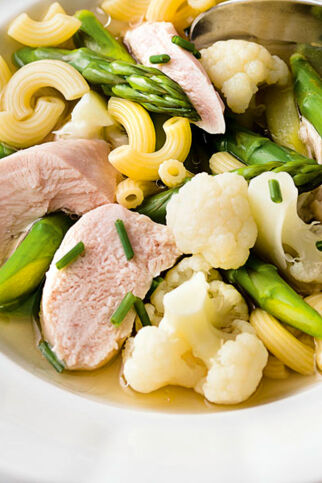 Kräftige Hühnersuppe