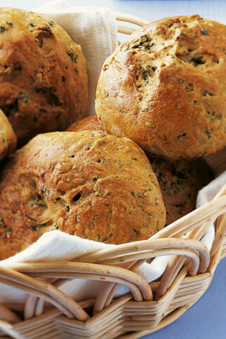 Wildkräuter-Brötchen Wildkräuter-Brötchen