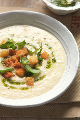 Steirer Almkäsesuppe mit Petersilien-Kresse-Pesto Steirer Almkäsesuppe mit Petersilien-Kresse-Pesto
