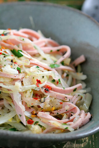 Warmer Wurst-Kraut-Salat Warmer Wurst-Kraut-Salat