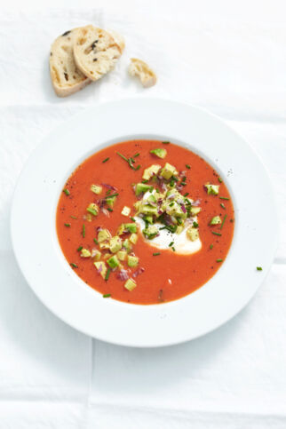 Tomatensuppe mit Avocado Tomatensuppe mit Avocado