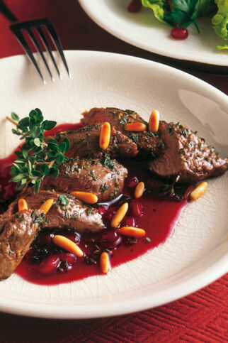 Lammfilet mit Granatapfel-Kirsch-Sauce Lammfilet mit Granatapfel-Kirsch-Sauce