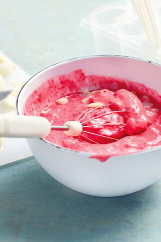 Himbeer-Litschi-Rosen-Eis Himbeer-Litschi-Rosen-Eis