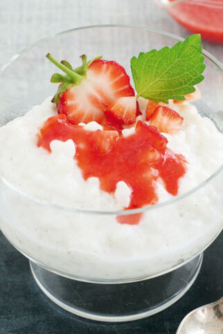 Kokosmilchreis mit Erdbeersauce