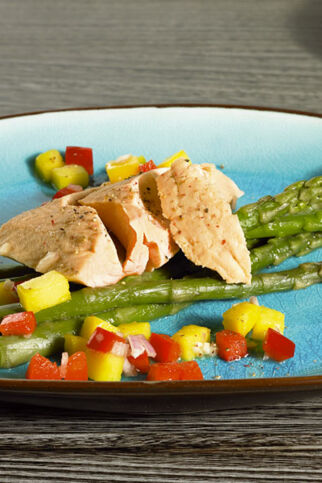 Lachsfilet mit Mango-Salsa