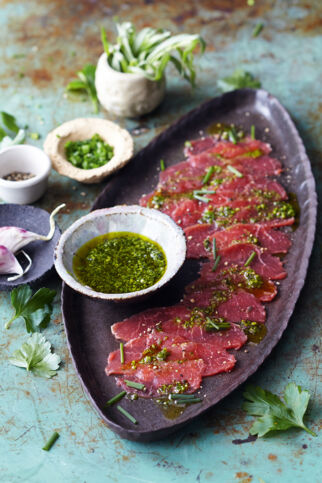 Lammcarpaccio mit Salsa Verde Lammcarpaccio mit Salsa Verde